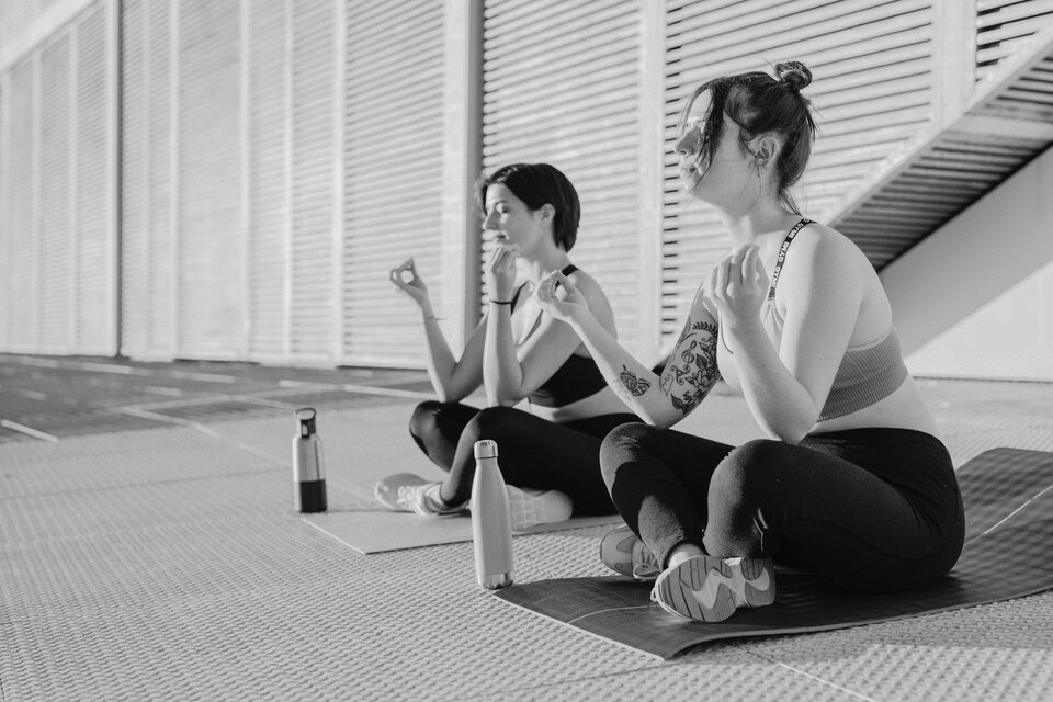 Discovering the Power of Meditation in Enhancing Your Y2 Yoga Experience