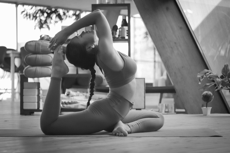 Inner Peace with Y2 Yoga: Unwind the Mind, Nurture the Soul, and Unlock Your Power
